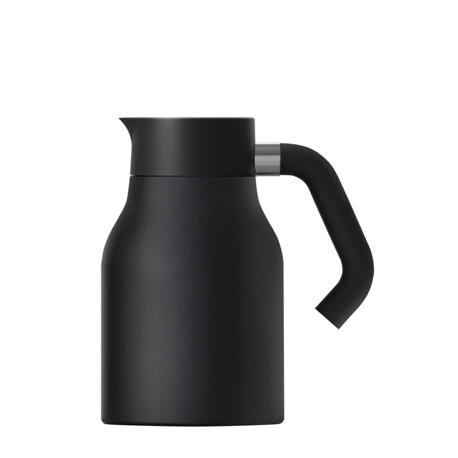 https://store.coffeebean.com/cdn/shop/products/Portable_Cold_Brew_Coffee_Maker_Asobu_Black_screw_on_handle_for_pouring_900x.jpg?v=1632288823