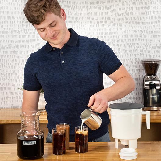 https://store.coffeebean.com/cdn/shop/products/toddy_cold_brew_coffee_at_home_900x.jpg?v=1619594482